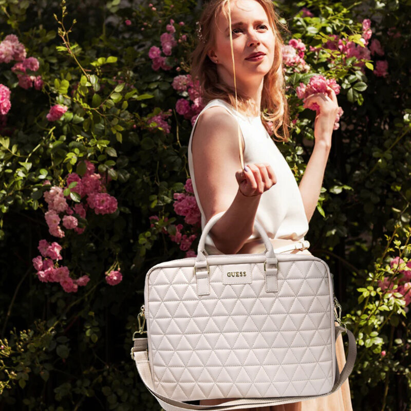 Geanta Guess de umar pentru laptop 15-16