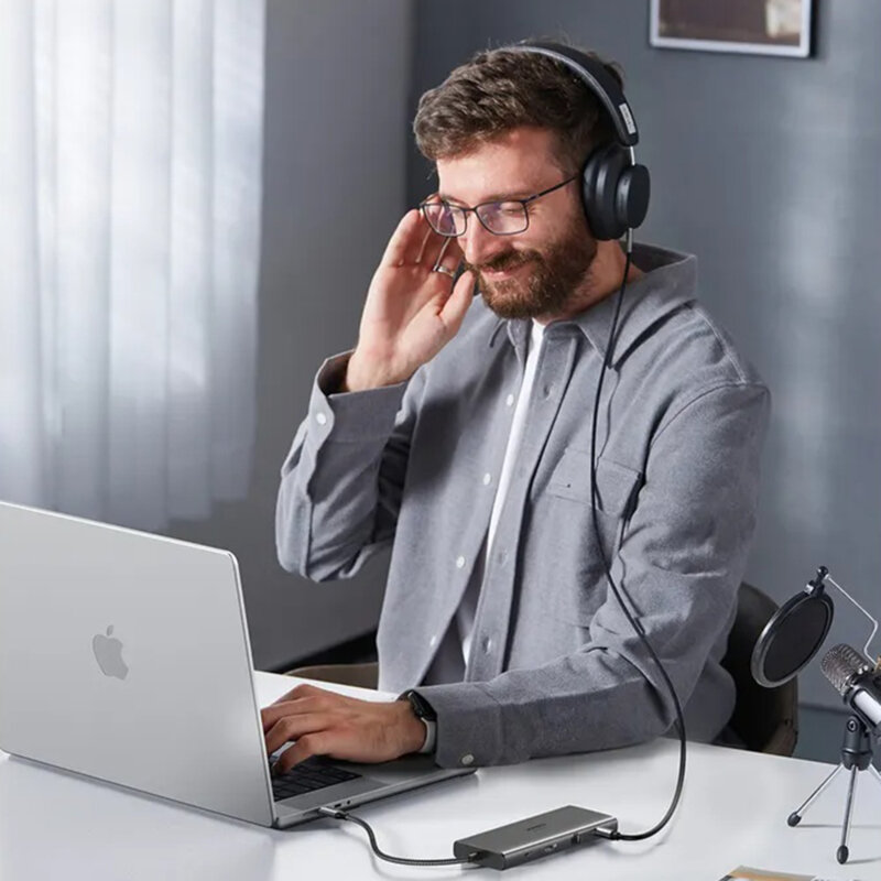 Hub USB-C la 3x Type-C, 2x USB, HDMI, VGA, RJ45, SD/TF Card, Jack 3.5mm Ugreen, 45520