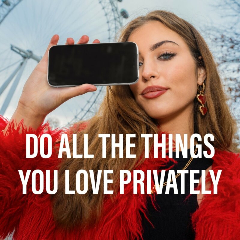 Folie iPhone 17 Pro PanzerGlass® 2-Way Privacy Ultra-Wide Fit w. EasyAligner, negru