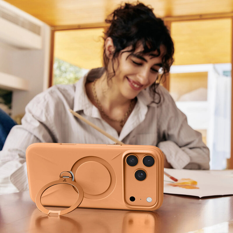 Husa iPhone 17 Pro Max Torras QPRO Silicone Series, crem