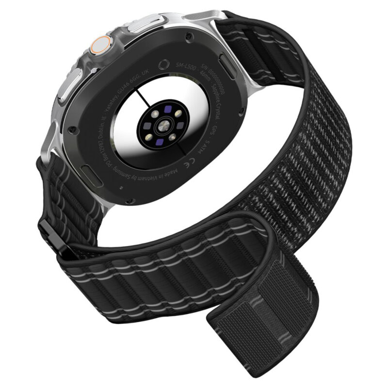 Curea Samsung Galaxy Watch8 Classic Spigen WBF0, negru