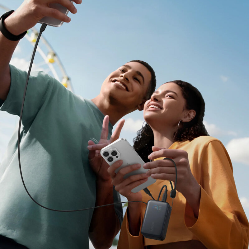 Baterie externa 10000mAh cu cablu USB-C Anker Nano, 45W, negru