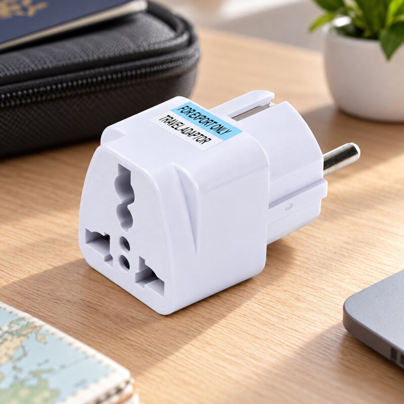 Adaptor priza universal pentru calatorie Techsuit, alb, C524