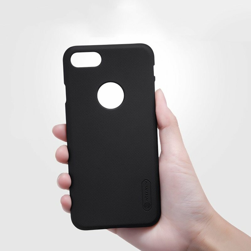 Husa iPhone 7 Nillkin Super Frosted Shield Cu Decupaj Sigla, negru