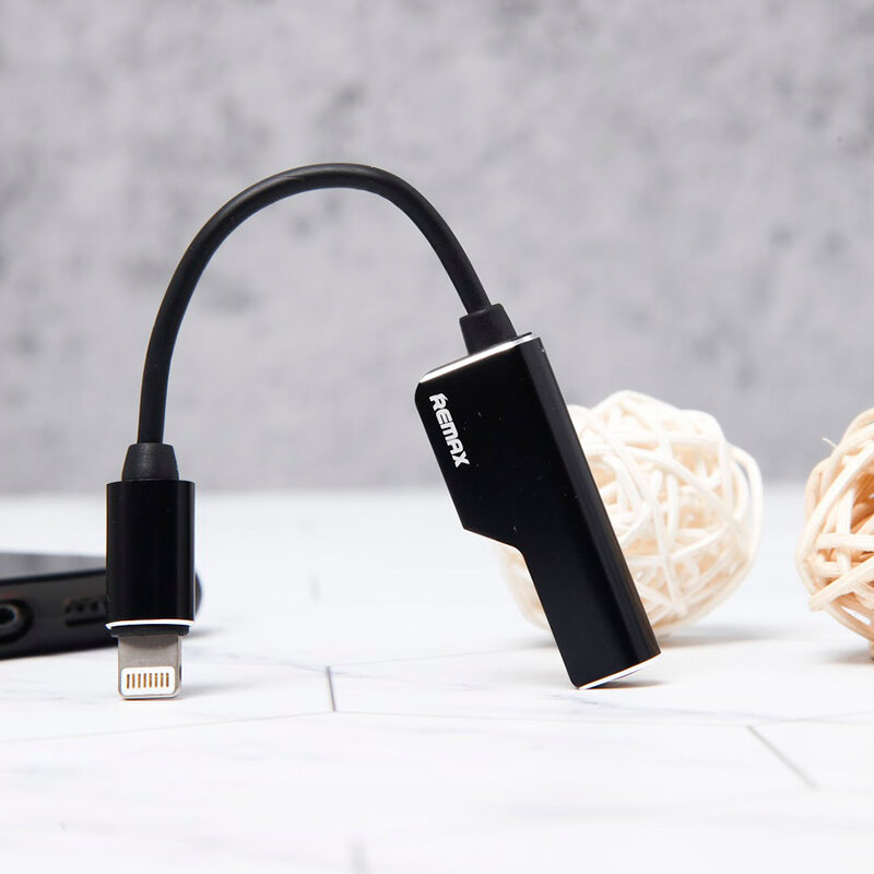 Convertor Audio Remax Enjoy Series Splitter Adapter Lightning to Lightning/AUX Jack 3,5mm - RL-LA02i 3.5Lt - White