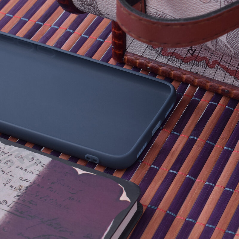 Husa iPhone 7 Soft TPU Cu Decupaj Pentru Sigla - Albastru