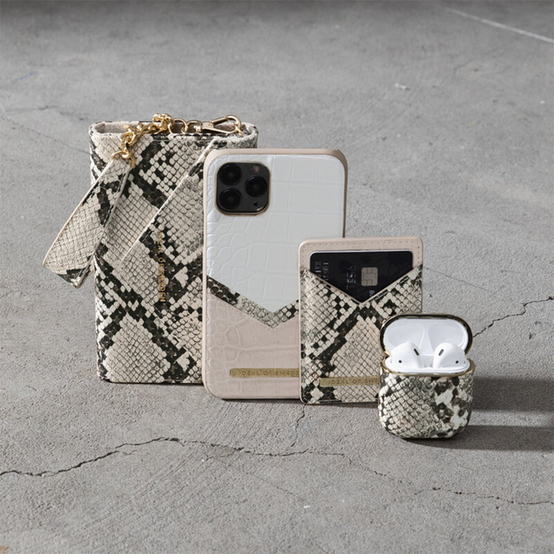 Husa Apple Airpods iDeal of Sweden Din Piele Sintetica Premium - Desert Python