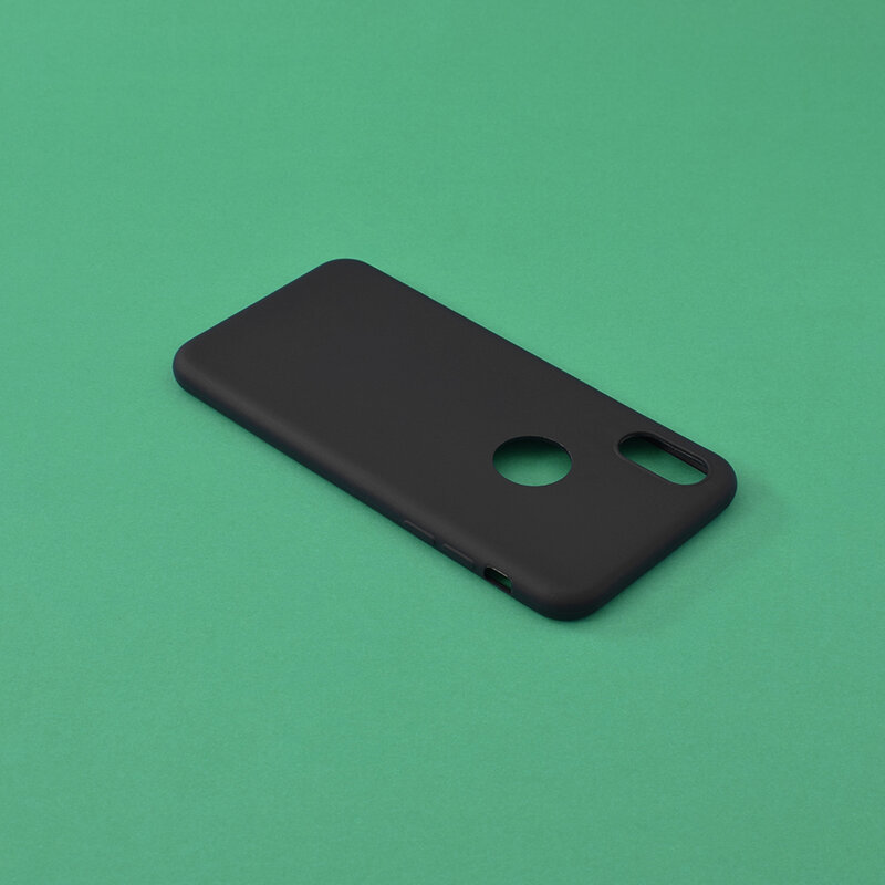 Husa iPhone XS Soft TPU Cu Decupaj Pentru Sigla - Negru