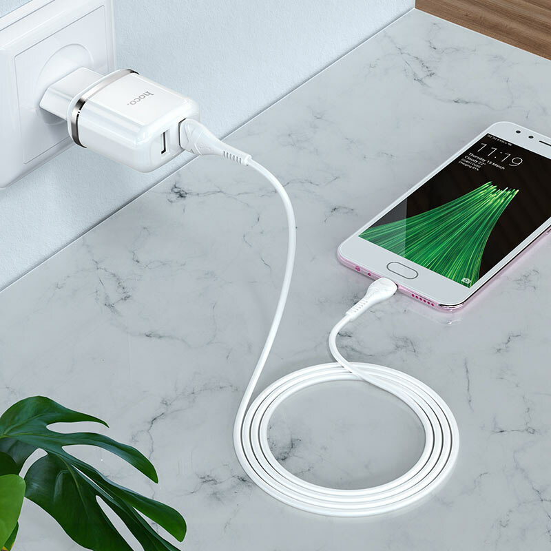 Incarcator Priza Hoco N4 2xUSB Cu Incarcare Rapida Si Cablu Lightning 1m - 2.4A - Alb