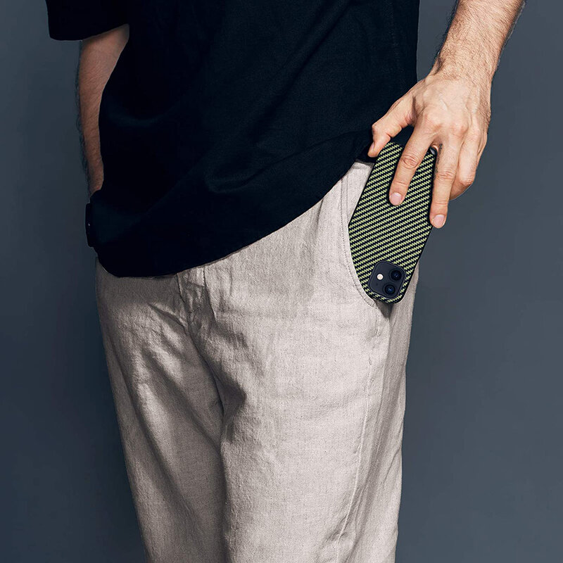 Husa iPhone 12 Pitaka MagEZ, Negru/Galben 