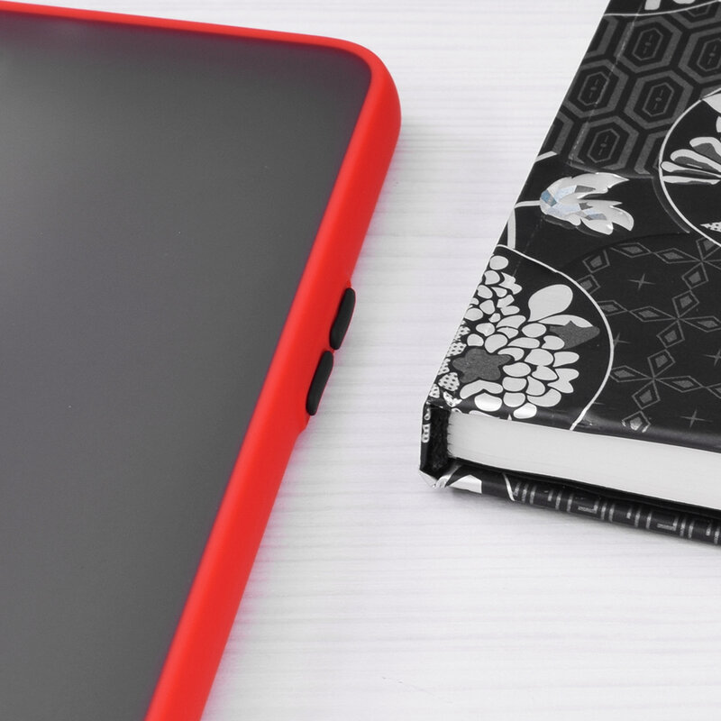 Husa Xiaomi Mi 10 Lite Mobster Chroma Cu Butoane Si Margini Colorate - Rosu