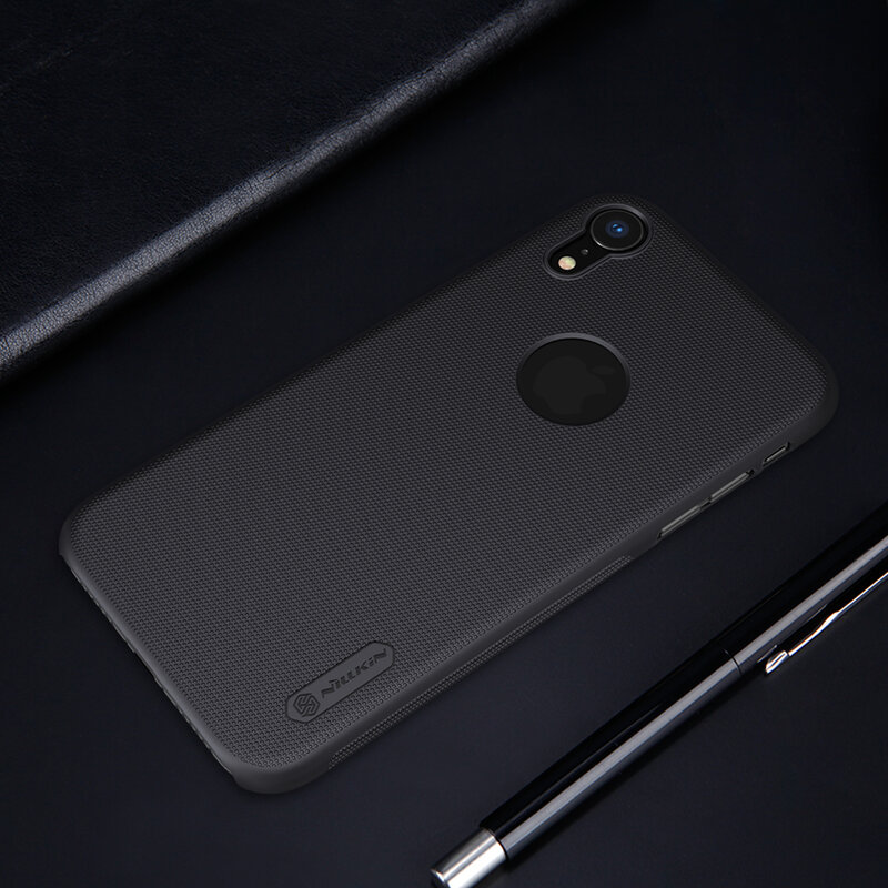 Husa iPhone XR Nillkin Super Frosted Shield, decupaj sigla, negru