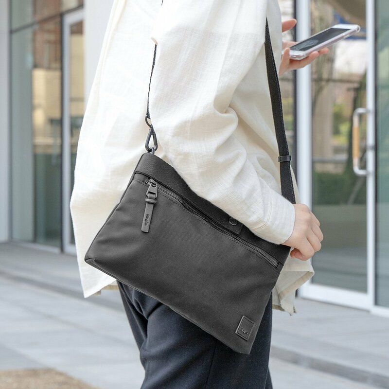 Geanta laptop 13 inch Ringke 2-Way Bag cu doua buzunare, negru