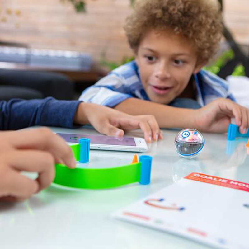 Robot coding inteligent pentru copii Sphero Mini Activity Kit