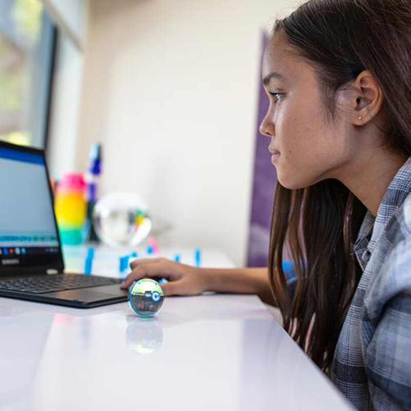 Robot coding inteligent pentru copii Sphero Mini Activity Kit