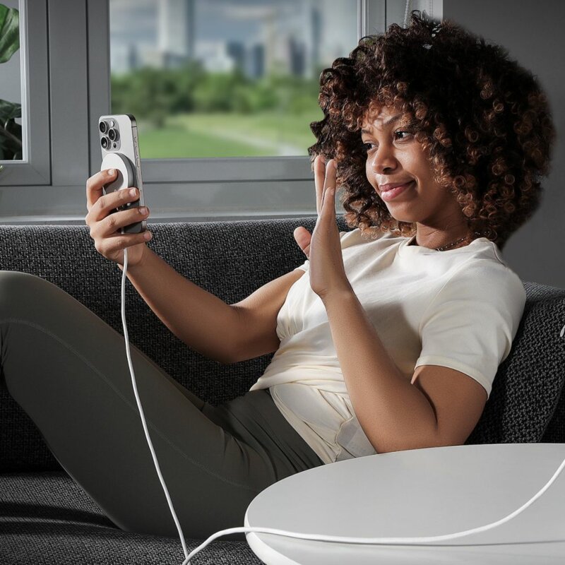 Incarcator MagSafe wireless ESR HaloLock Qi2, 15W, argintiu